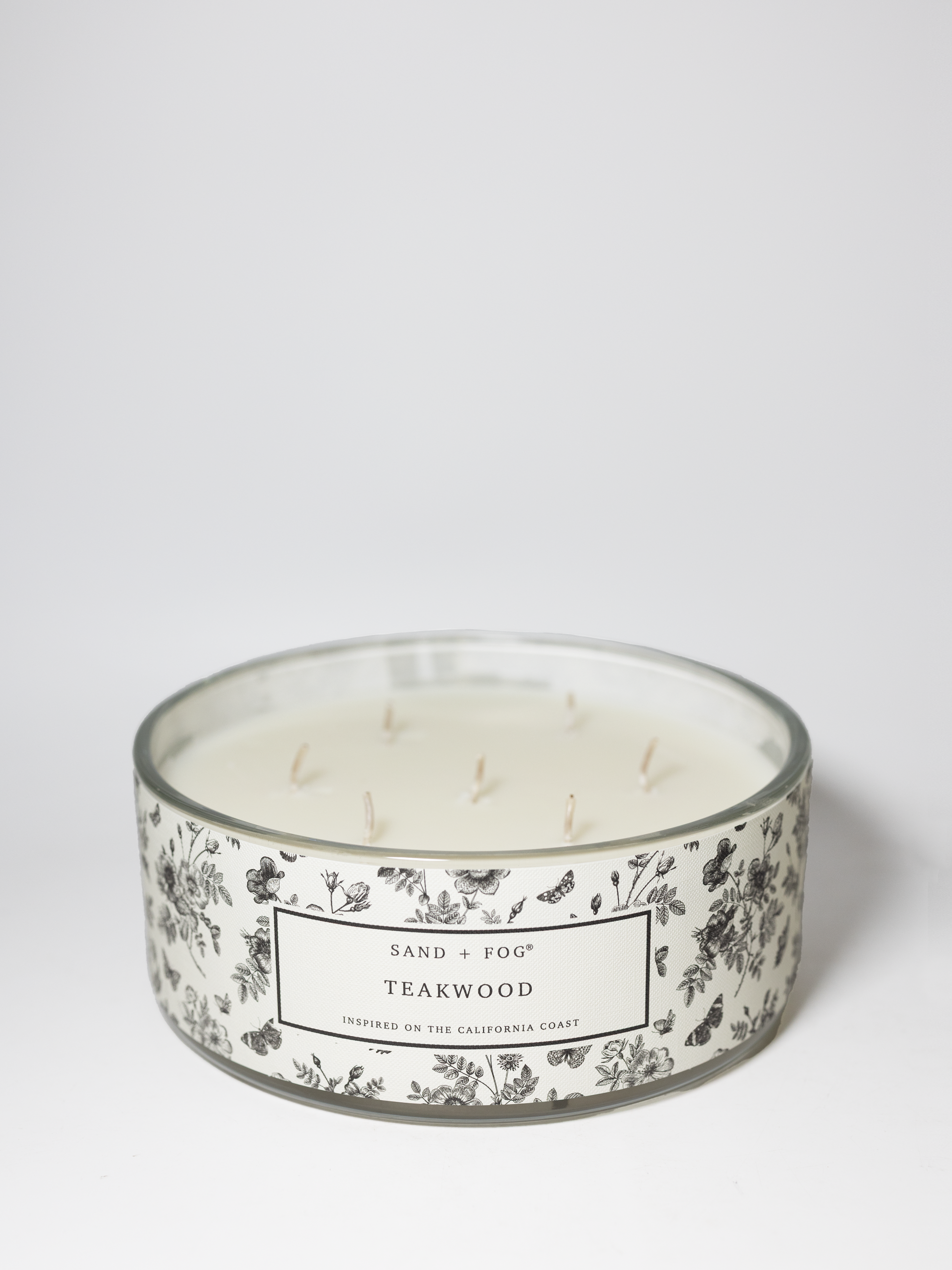 Teakwood 34 oz scented candle