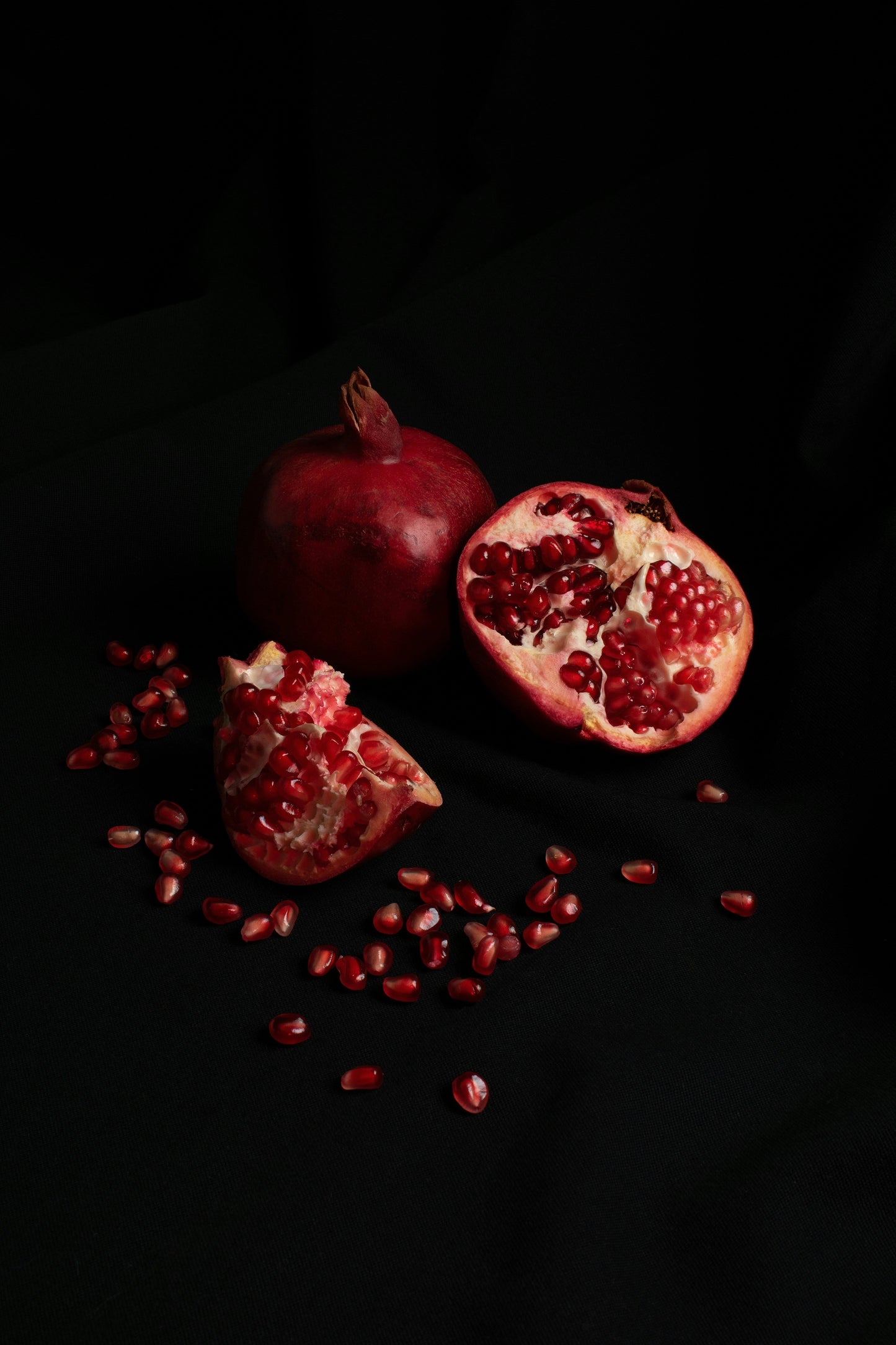 Pomegranate Noir 10 oz scented candle