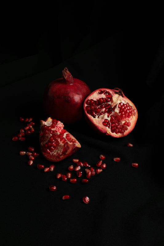 Pomegranate Noir 10 oz scented candle